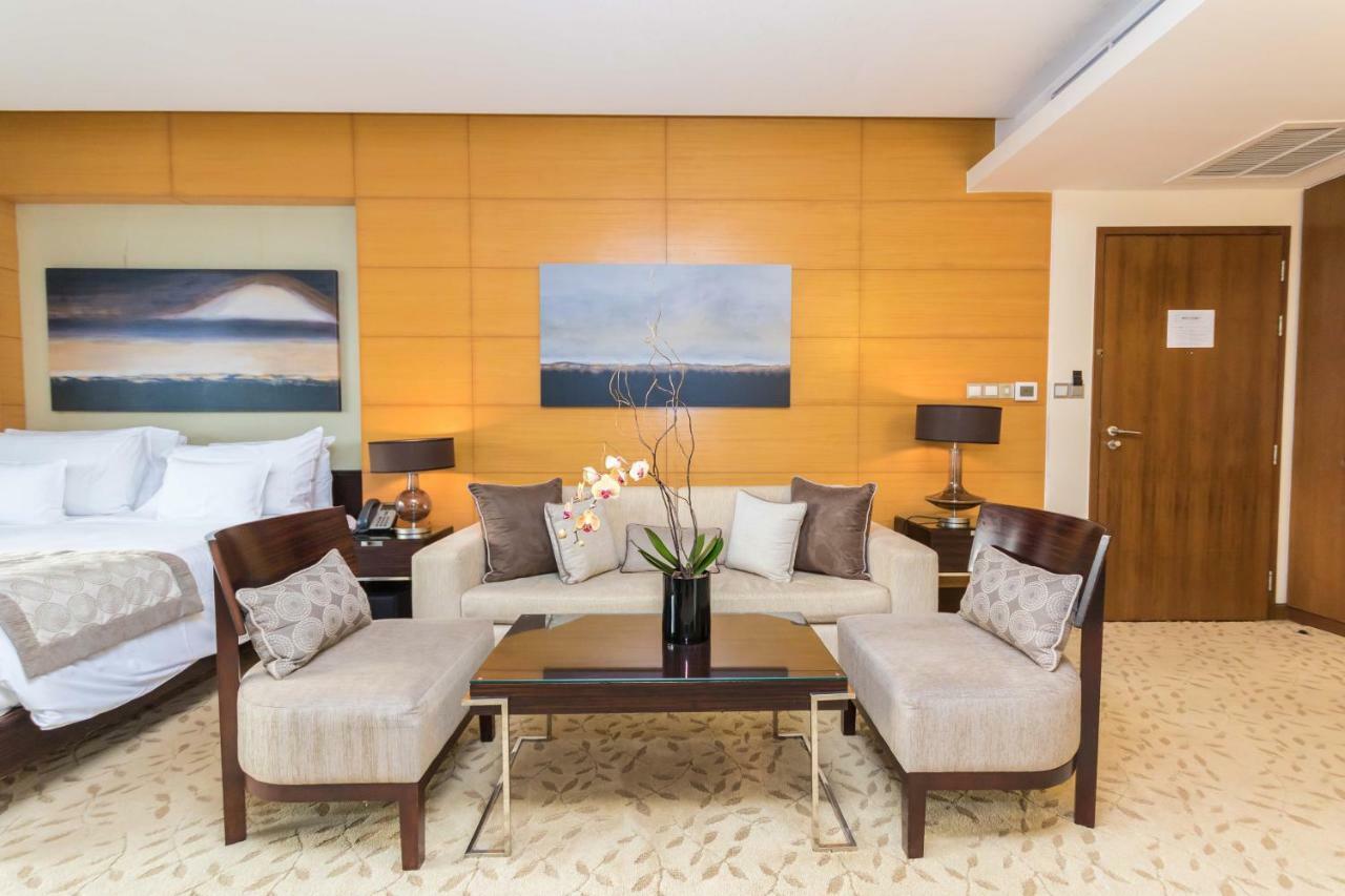 Westminster Dubai Mall Luaran gambar A suite at the Jumeirah Emirates Towers Hotel
